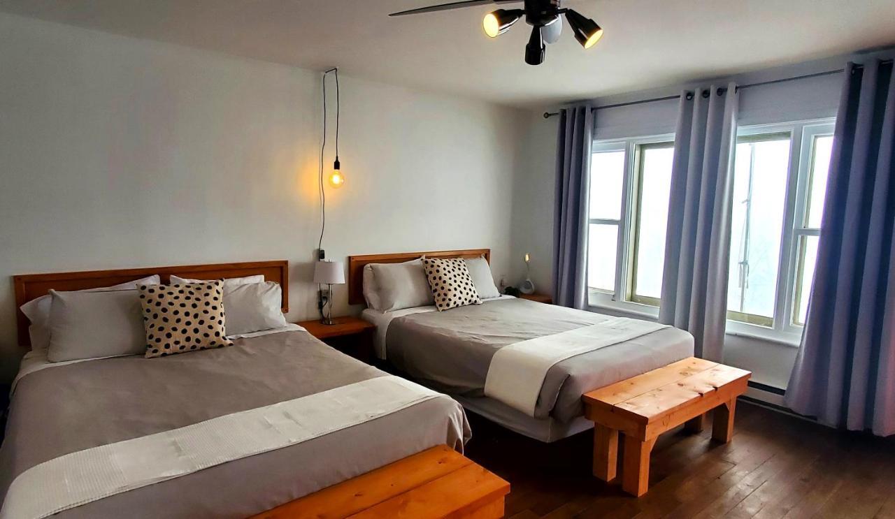 Lofts Fleuve Et Montagnes Motel Sainte-Anne-de-Beaupre Ngoại thất bức ảnh