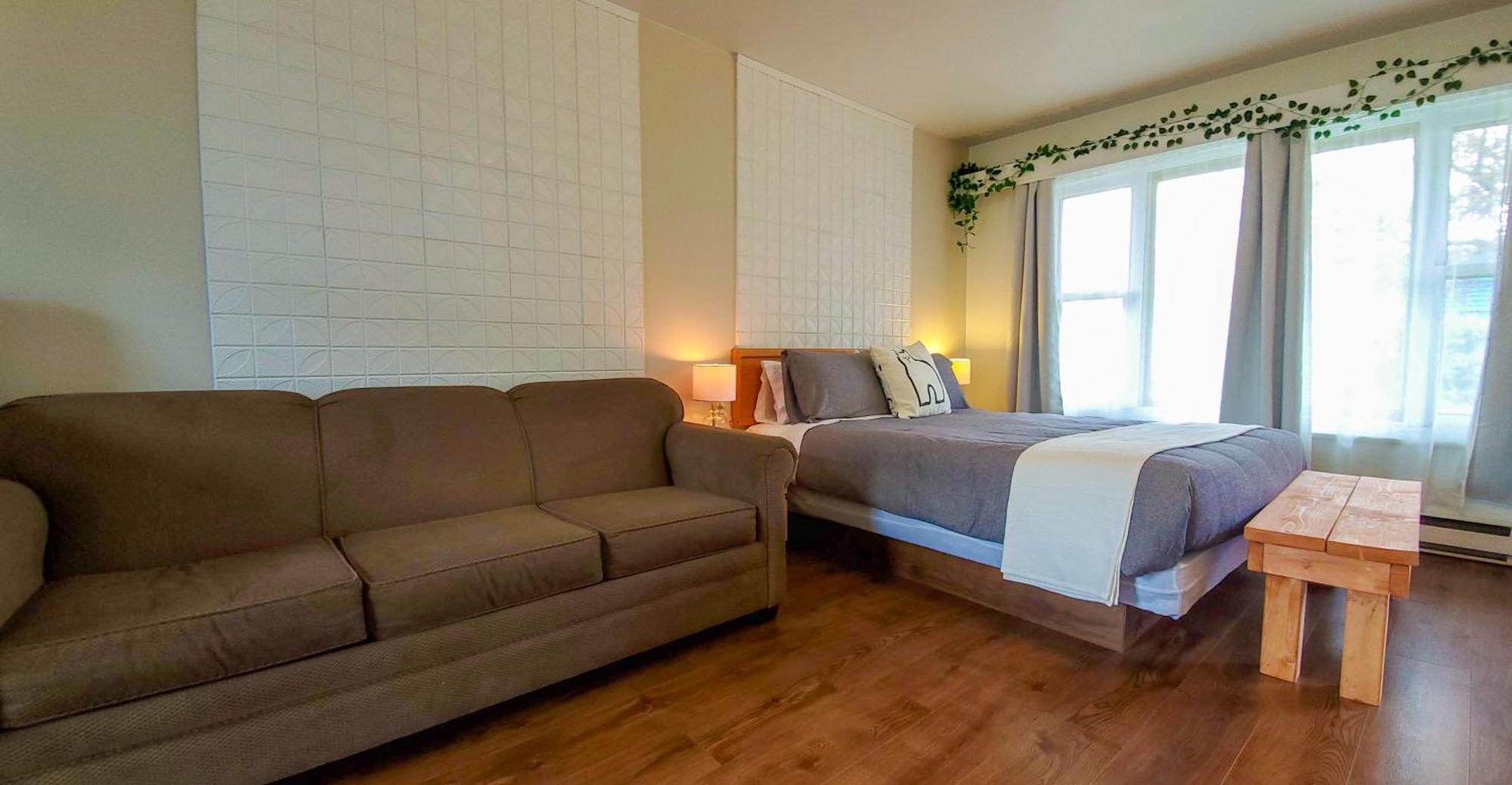 Lofts Fleuve Et Montagnes Motel Sainte-Anne-de-Beaupre Ngoại thất bức ảnh