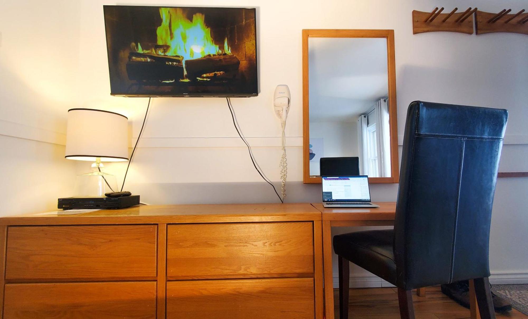 Lofts Fleuve Et Montagnes Motel Sainte-Anne-de-Beaupre Ngoại thất bức ảnh