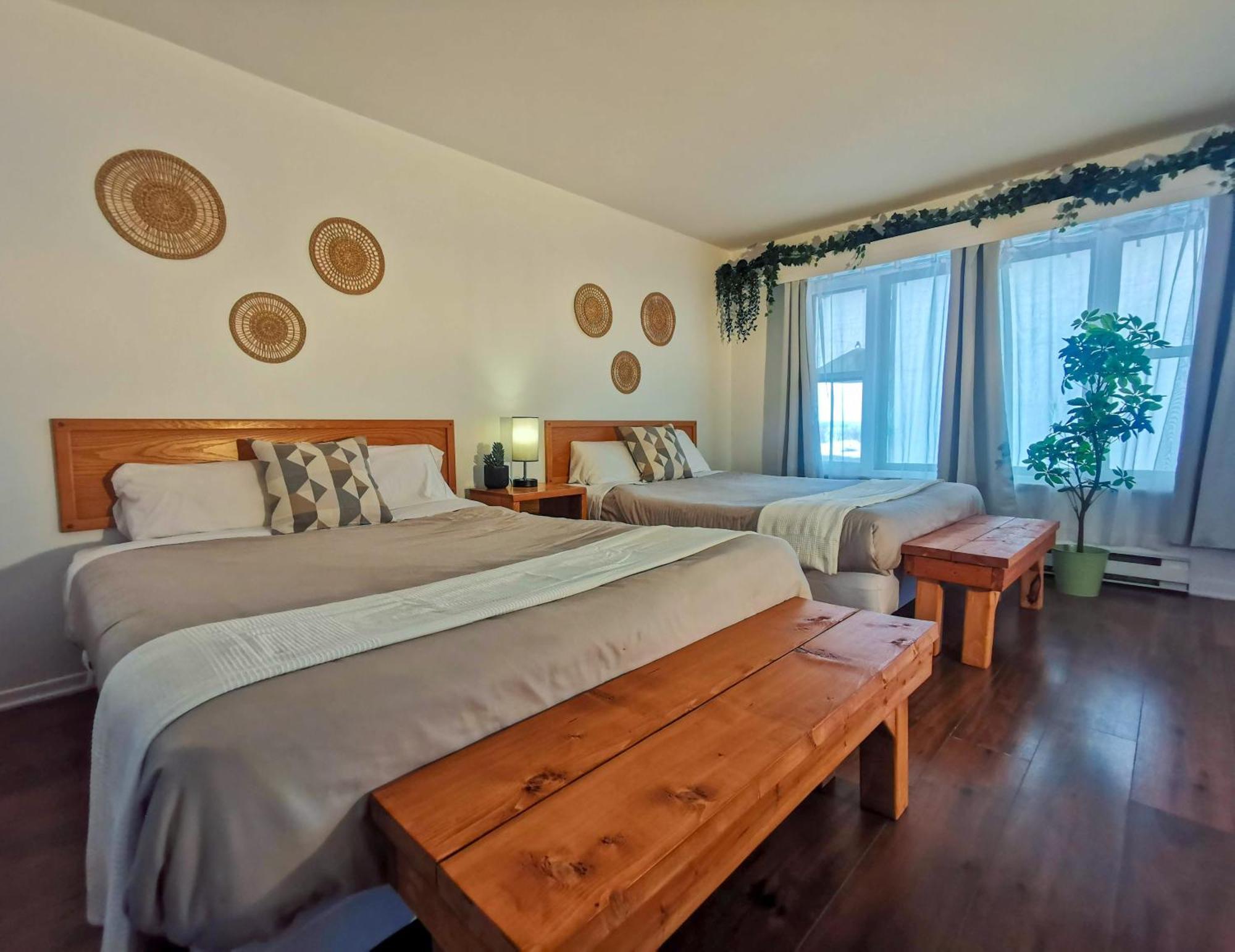 Lofts Fleuve Et Montagnes Motel Sainte-Anne-de-Beaupre Ngoại thất bức ảnh